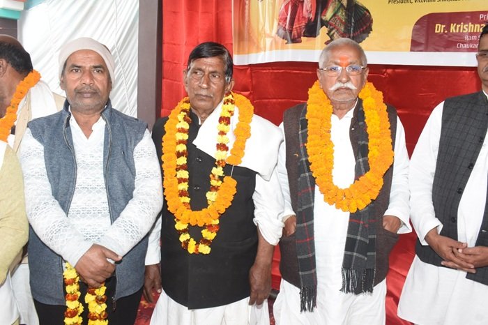 सामूहिक माल्यार्पण